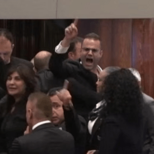 Επεισόδιο στην Κνεσέτ κατά την ομιλία Τραμπ