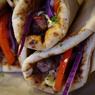 TASTE ATLAS ΣΟΥΒΛΑΚΙ