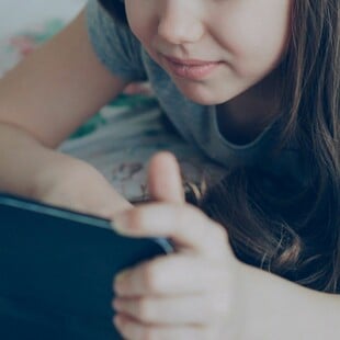 Την απαγόρευση πρόσβασης στα social media για παιδιά κάτω των 13 ετών αποφάσισε το Ευρωκοινοβούλιο 