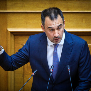 Χαρίτσης κατά Μητσοτάκη με ατάκα Κωνσταντίνου Μητσοτάκη