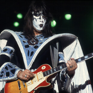 Έις Φρέιλι: Πέθανε ο «Spaceman» των Kiss - Ο θρύλος της ροκ με την κιθάρα που έβγαζε καπνούς