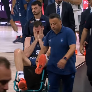 Σοβαρός τραυματισμός για τον Γιώργο Παπαγιάννη στον αγώνα με την Εφές - Αποχώρησε ξεσπώντας σε κλάματα