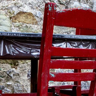 Ναύπακτος: Τροφική δηλητηρίαση από τζατζίκι σε εστιατόριο - Στο νοσοκομείο δύο πελάτες