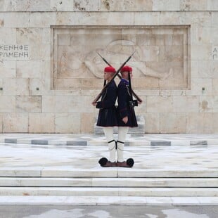 Χρυσοχοϊδης: «Να παραλάβουν το μνημείο του Άγνωστου Στρατιώτη, οι Ένοπλες Δυνάμεις, να είναι υπεύθυνος ο στρατός»
