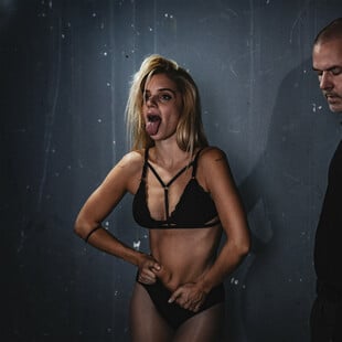 «Cleansed»: Ο Δημήτρης Καραντζάς σκηνοθετεί το πιο τολμηρό έργο της Σάρα Κέιν