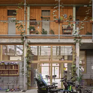 Κοινωνική κατοικία: Μπορεί το παράδειγμα της La Borda να εφαρμοστεί στην Αθήνα;