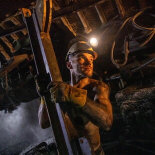 ΓΙΑ ΣΚ: Παρά τους κλιματικούς στόχους, ο κόσμος καίει περισσότερο άνθρακα από ποτέ