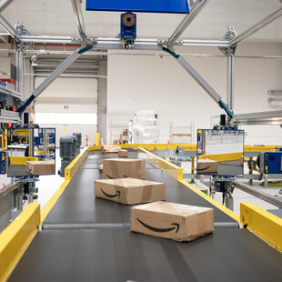 Η Amazon σχεδιάζει να αντικαταστήσει πάνω από μισό εκατομμύριο θέσεις εργασίας με ρομπότ