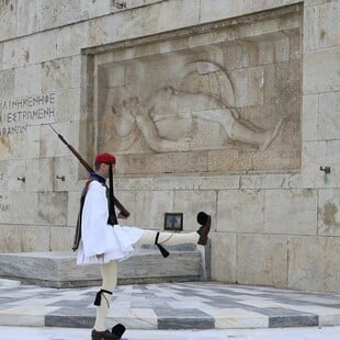 Άγνωστος Στρατιώτης: Στη Δικαιοσύνη ο Δούκας κατά της ανάθεσης σε ιδιώτες