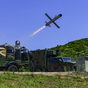 Haaretz: Η Γερμανία αγοράζει πυραύλους Spike από το Ισραήλ σε συμφωνία 2 δισ. ευρώ