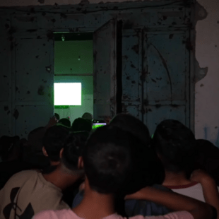 Σπάνιες εικόνες χαράς από τη Λωρίδα της Γάζας λόγω El Clásico