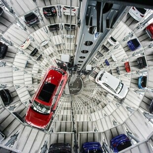 Η Ευρώπη «μετρά ημέρες» πριν σταματήσει η παραγωγή αυτοκινήτων λόγω της κρίσης στους ημιαγωγούς