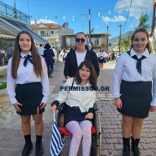 Συγκίνησε η Αλεξία από τις Θεσπιές: Συμμετείχε στην παρέλαση έξι χρόνια μετά τον τραυματισμό της από αδέσποτη σφαίρα