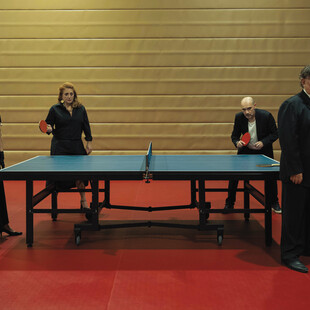 Το Θέατρο Γκλόρια παρουσιάζει πέντε παραστάσεις που εξερευνούν τον άνθρωπο, την αλήθεια και θέτουν ερωτήματα για την ίδια τη ζωή