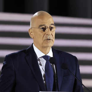 Δένδιας: Διαγωνισμός για την ανάδειξη του Μνημείου του Αγνώστου Στρατιώτη