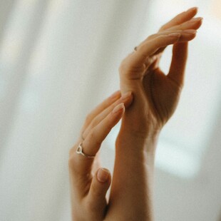 Ερυθηματώδης λύκος: Τι είναι, πώς εντοπίζεται και ποιους «απειλεί» περισσότερο