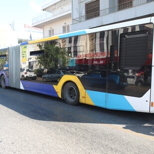 Τροχαίο στον Πειραιά: Οι γιατροί ακρωτηρίασαν το πόδι της 72χρονης που παρασύρθηκε από λεωφορείο 