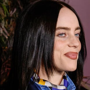  Billie Eilish: «Αν είσαι δισεκατομμυριούχος — γιατί είσαι;»