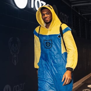 Γιάννης Αντετοκούνμπο: «Το ψηλότερο που έχετε δει ποτέ» - Ντύθηκε minion για το Halloween