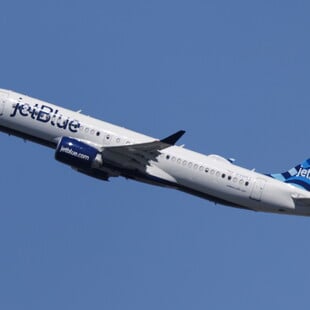 Πτήση της JetBlue έκανε απότομη «βουτιά» χιλιάδων ποδιών – 15 επιβάτες στο νοσοκομείο