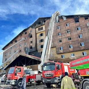 Φωτιά με 79 νεκρούς στην Τουρκία: Ισόβια για τον ιδιοκτήτη του ξενοδοχείου και 11 συνεργούς