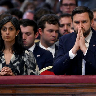 Αντιδράσεις στις ΗΠΑ μετά τη δήλωση Βανς ότι ελπίζει η σύζυγός του να γίνει χριστιανή