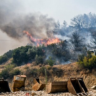 Αναστολή πλειστηριασμών και κατασχέσεων για πληγέντες από τις πυρκαγιές του καλοκαιριού 2025