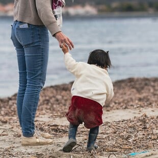 ΕΛΣΤΑΤ: Αύξηση 6% στις υιοθεσίες στην Ελλάδα το 2024 