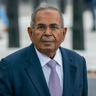 Πέθανε ο δισεκατομμυριούχος Gopichand Hinduja, επικεφαλής της πλουσιότερης οικογένειας της Βρετανίας