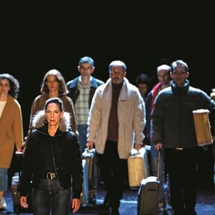 «Ο Βυσσινόκηπος» του Τσέχοφ με τη σκηνοθετική ματιά του Έκτορα Λυγίζου