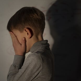 Αγγλία: Σχεδόν το 30% των πολιτών κακοποιήθηκαν ως παιδιά