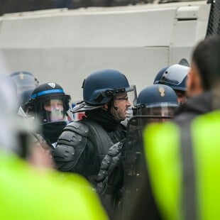 Γαλλία: Αυτοκίνητο έπεσε σε πλήθος στο νησί Ολερόν