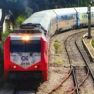 Τρένο προς Λάρισα μπήκε σε λάθος γραμμή – «Κάτι έγινε με το κλειδί», είπε υπάλληλος