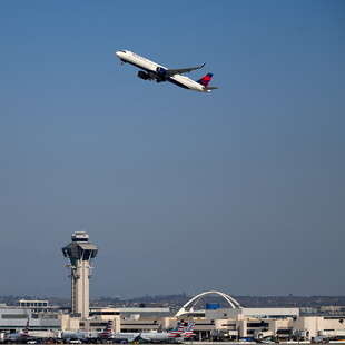 ΗΠΑ: Αναστάτωση στα αεροδρόμια με περισσότερες από 1.000 πτήσεις να ακυρώνονται λόγω του shutdown