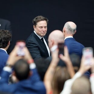 ΕΛΟΝ ΜΑΣΚ 1 ΤΡΙΣ ΔΟΛΑΡΙΑ TESLA