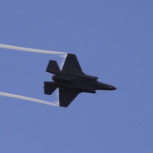 ΑΘΗΝΑ ΠΟΛΕΜΙΚΟ ΑΕΡΟΣΚΑΦΟΣ