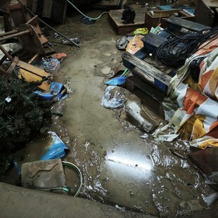 Κακοκαιρία: Ξεχείλισε ρέμα στη Λακωνία και παρέσυρε αυτοκίνητο – Δρόμοι «ποτάμια» στη Βόνιτσα