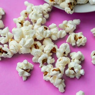 «Ποπ κορν αντί για πατατάκια» κι άλλες 4 αλλαγές στην καθημερινότητα για πιο υγιές έντερο