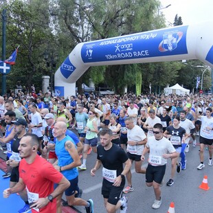 Το μεγαλύτερό βήμα τους μέχρι το επόμενο έκαναν οι δρομείς του 42ου Αυθεντικού Μαραθωνίου της Αθήνας