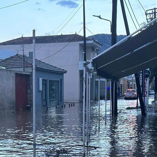 Λέσβος: Σοβαρά προβλήματα από τη σφοδρή κακοκαιρία - Πλημμύρισαν δρόμοι και σπίτια