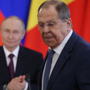 Ρωσία: Η απουσία του Λαβρόφ πυροδοτεί φήμες ότι έχει χάσει την εύνοια του Πούτιν