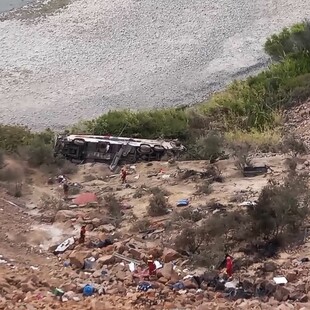 Δεκάδες νεκροί στο Περού μετά την πτώση λεωφορείου σε χαράδρα 200 μέτρων