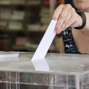 Νέα δημοσκόπηση Opinion Poll: Προβάδισμα 16,5 μονάδων για τη ΝΔ στην εκτίμηση ψήφου - Υψηλό ποσοστό αναποφάσιστων