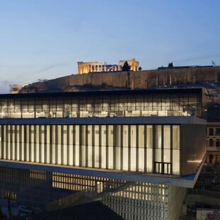 Αναβάθμιση-ορόσημο από τον οίκο Fitch: Η Ελλάδα στη βαθμίδα BBB με σταθερές προοπτικές