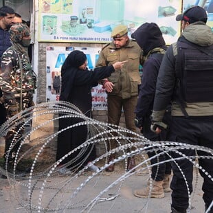 Κασμίρ: Τουλάχιστον εννέα νεκροί από έκρηξη κατασχεμένων εκρηκτικών σε αστυνομικό τμήμα