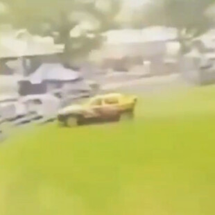 Αυστραλία: Αγωνιστικό αυτοκίνητο έπεσε πάνω στο πλήθος κατά τη διάρκεια ράλι - Αρκετοί τραυματίες