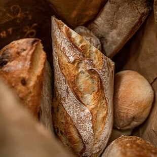 Ακρίβεια: Στα ύψη οι τιμές σε μοσχάρι, ψωμί και καφέ