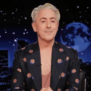 Άλαν Κάμινγκ: «Μετά το ξέσπασμά μου για τα τρανς δικαιώματα, φοβήθηκα μήπως με απελάσουν»