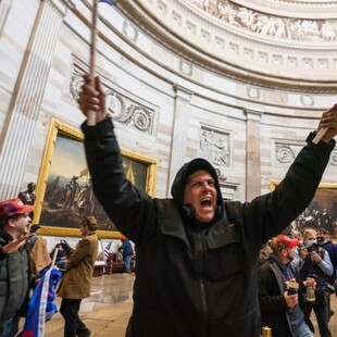 Εισβολή στο Καπιτώλιο: Ο Τραμπ έδωσε χάρη σε έναν ακόμη οπαδό του