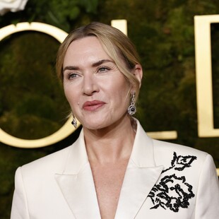 Η αμήχανη πρώτη συνάντηση της Κέιτ Γουίνσλετ με τον βασιλιά Κάρολο: «Είπα "Μεγαλειότατε!" και καλύφθηκα με μια κάπα»